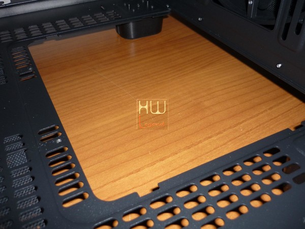 Thermaltake_Core_X9_-_Uno_sguardo_allinterno_-_18