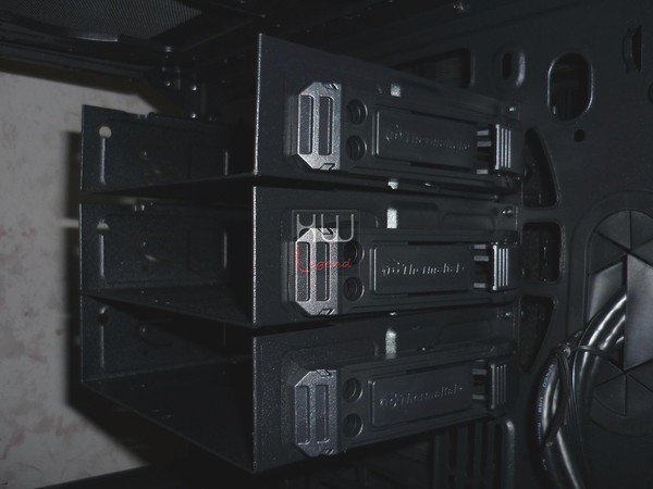 Thermaltake_Core_X9_-_Uno_sguardo_allinterno_-_22