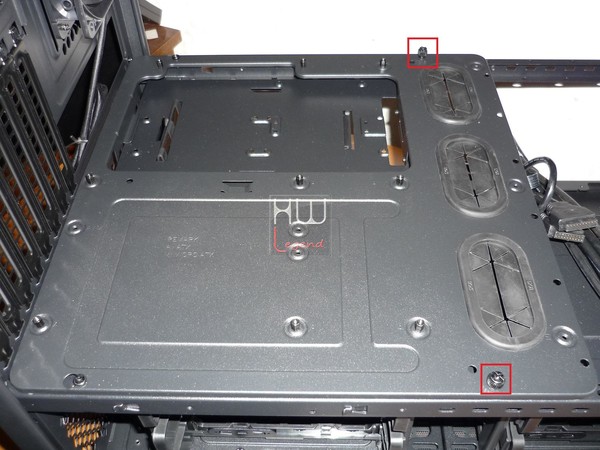 Thermaltake_Core_X9_-_Uno_sguardo_allinterno_-_3