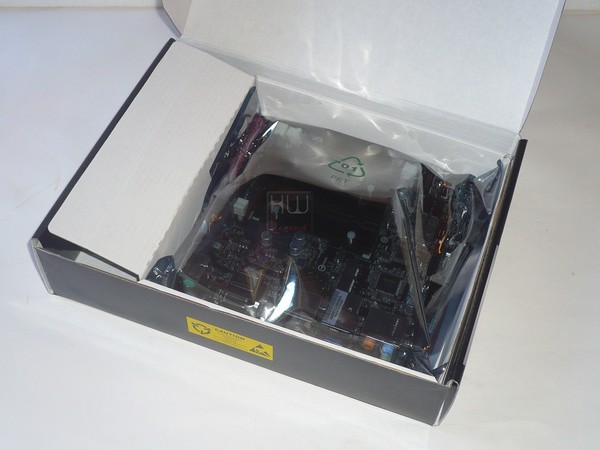 012-asrock-q2900-itx-foto-confezione-interno