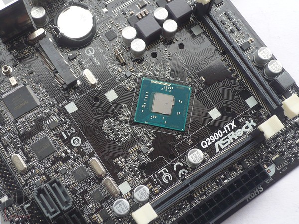 024-asrock-q2900-itx-foto-scheda-cpu-j2900