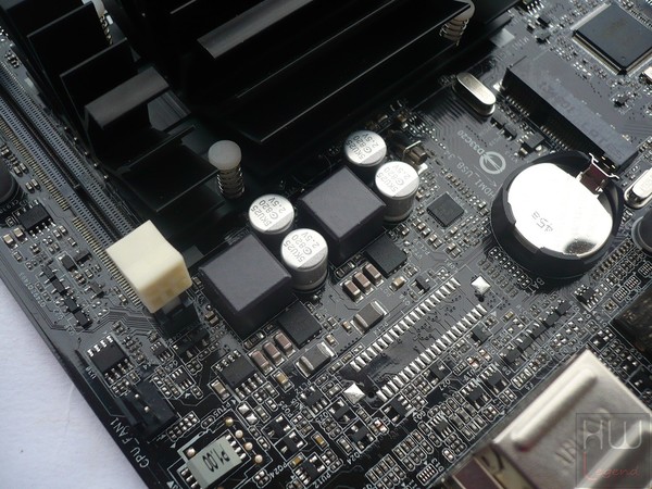 026-asrock-q2900-itx-circuiteria-cpu