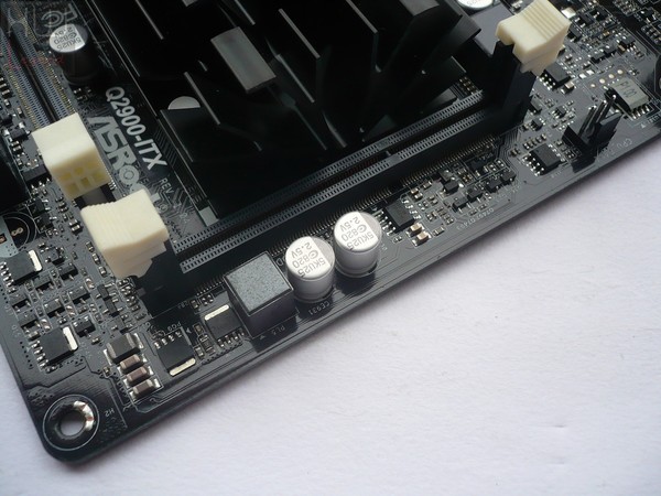 027-asrock-q2900-itx-circuiteria-mem