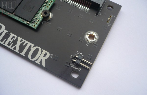 029-plextor-m6e-128gb-ssd-pcie-foto-ssd-smontato-connettore-led-hdd-case