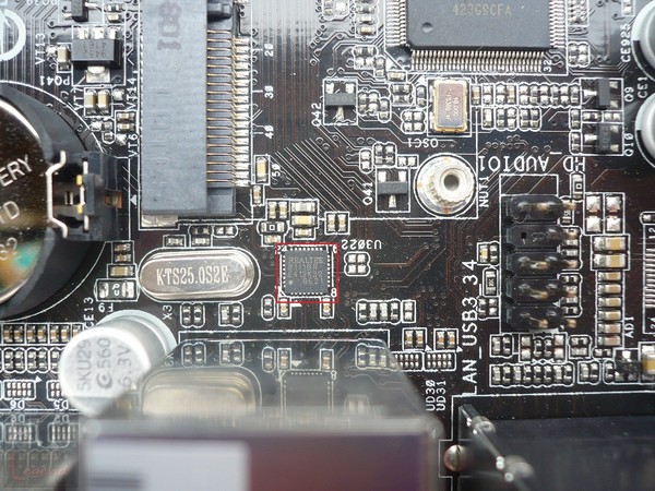 036-asrock-q2900-itx-chip-rete