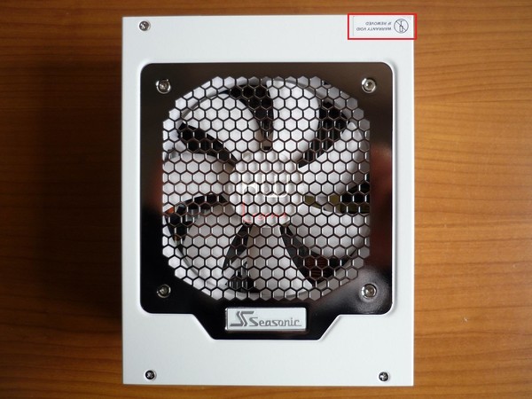Seasonic_Snow_Silent_1050W_-_Uno_sguardo_da_vicino