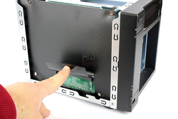 asustor_as7004t_nas_aperto4