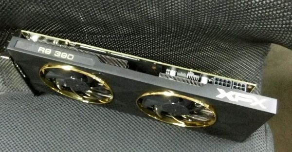 XFX_RADEON_R9_390X_-_1