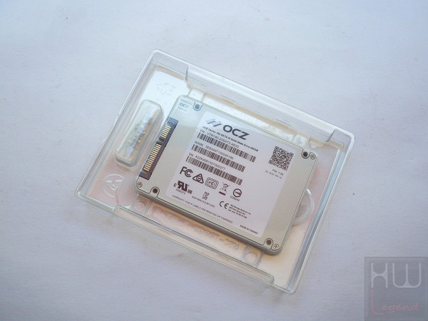 009-ocz-vector-180-foto-confezione-blister-ssd