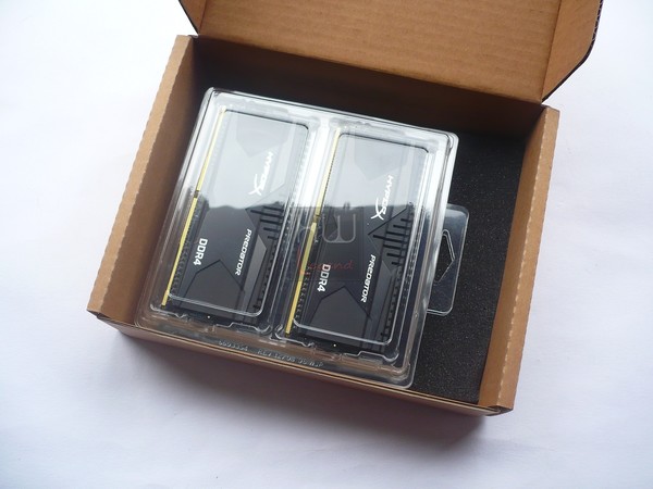 014-kingston-hyperx-predator-ddr4-foto-confezione-interno