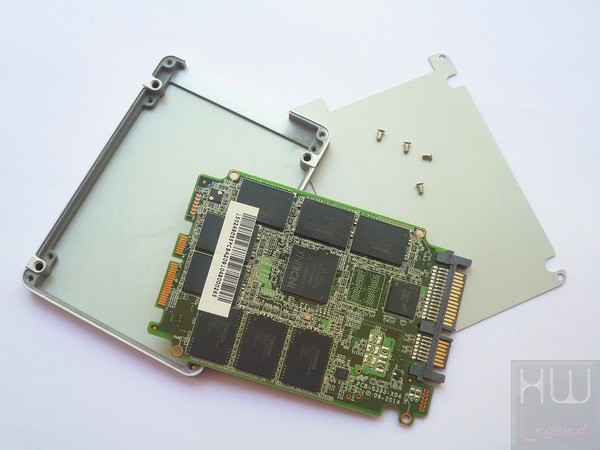 029-ocz-vector-180-foto-ssd-smontaggio