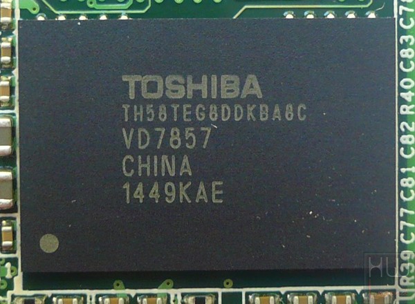 035-ocz-vector-180-foto-NAND-flash