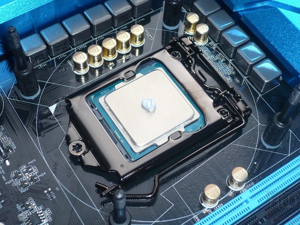 094-ek-l240-kit-watercooling-foto-assemblaggio-impianto