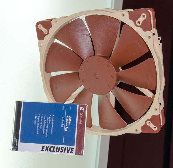 Noctua_Computex_2015_-_10