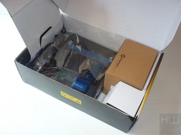 017-asrock-x99e-itx-foto-confezione-interno