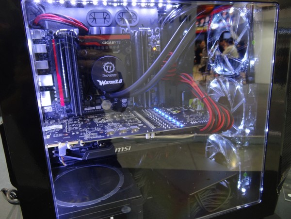 BitFenix_-_Computex_2015_-_7