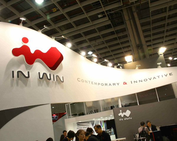 In_Win_Computex_2015_-_FOTO_1