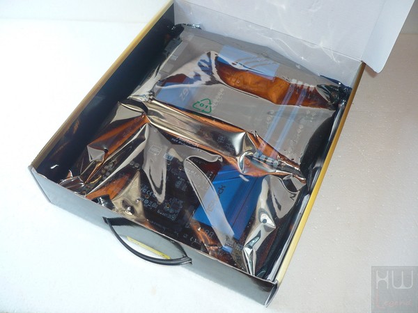 018-asrock-z97-foto-confezione-interno