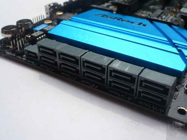 036-asrock-z97-foto-scheda-porte-sata-sataexpress