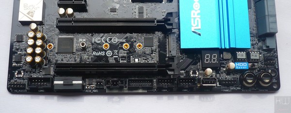 041-asrock-z97-foto-scheda-connettori-supplementari-pulsanti