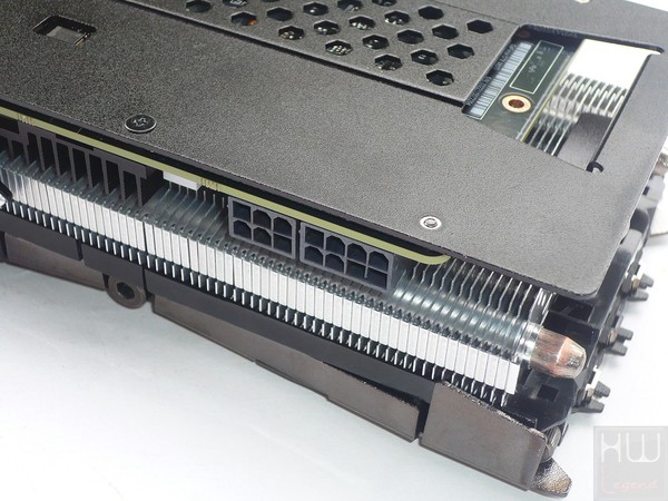 062-inno3d-gtx980ti-ichill-foto-scheda-conn-alimentazione-supplementare