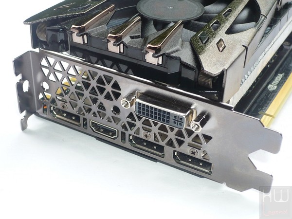 064-inno3d-gtx980ti-ichill-foto-scheda-uscite-video