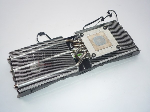 076-inno3d-gtx970-ichill-foto-rimozione-dissipatore