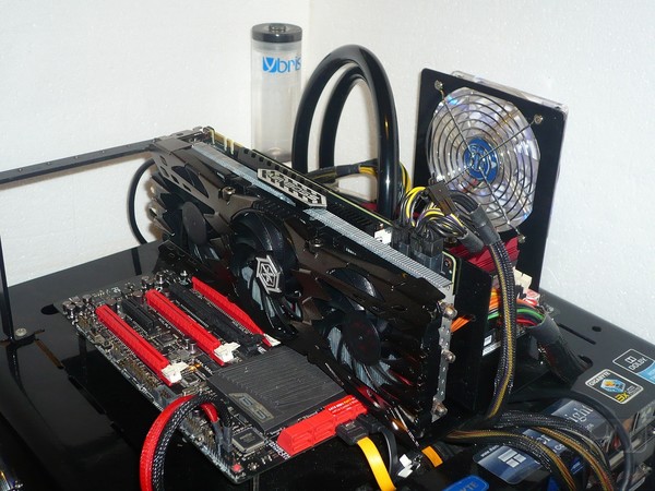 086-inno3d-gtx980ti-ichill-foto-piattaforma-prova