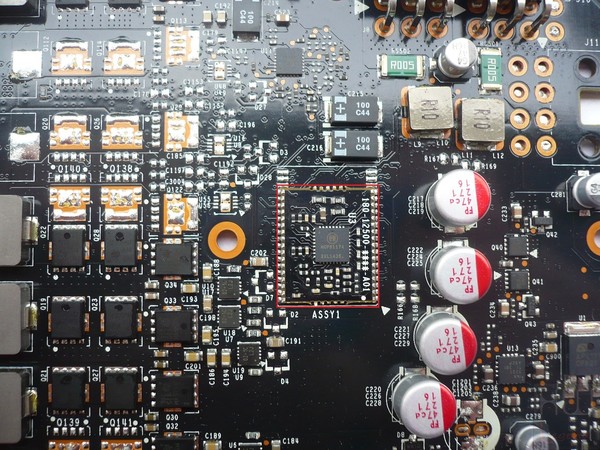 093-inno3d-gtx970-ichill-foto-scheda-pcb-circuiteria-alimentazione-regolatore