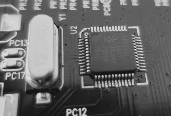 BitFenix_Pandora_-_Display_LCD_da_2.4_di_tipo_TFT_-_10