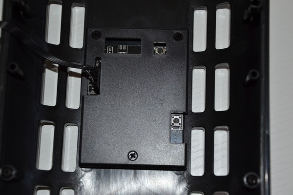 BitFenix_Pandora_-_Display_LCD_da_2.4_di_tipo_TFT_-_6