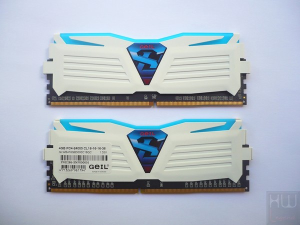 009-geil-super-luce-ddr4-foto-moduli-varie