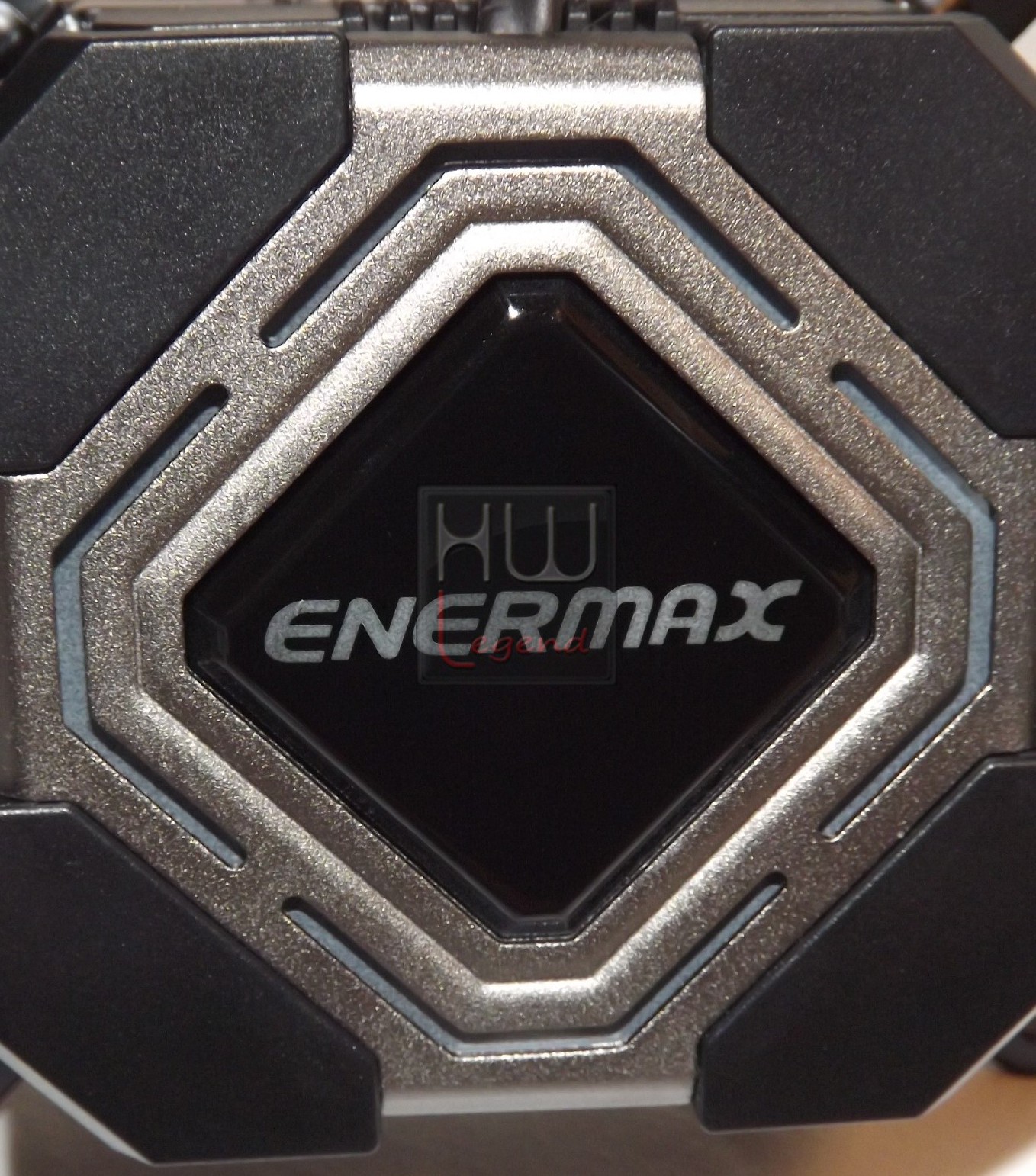 Enermax_LIQMAX_II_120S_-_Uno_sguardo_da_vicino_-_1