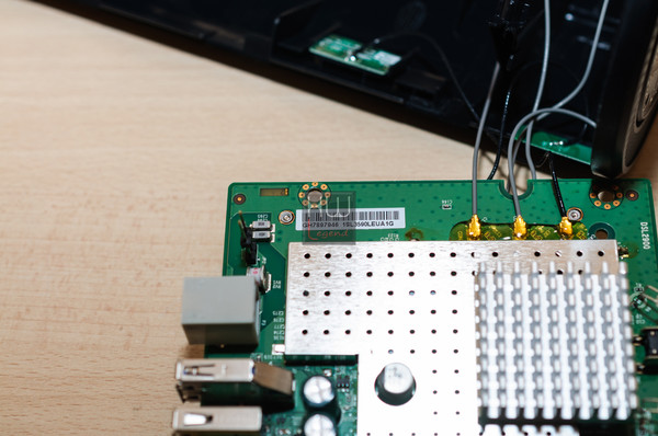 D-Link_DSL-3590L_-_Uno_sguardo_allinterno_-_10a