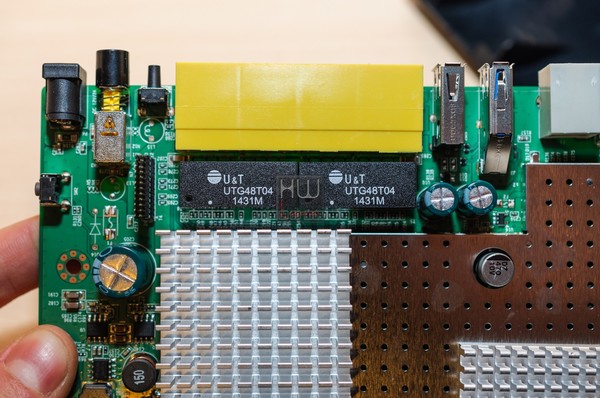 D-Link_DSL-3590L_-_Uno_sguardo_allinterno_-_11