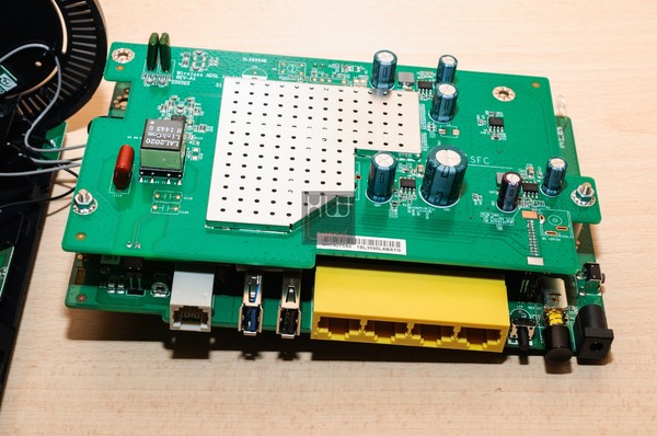 D-Link_DSL-3590L_-_Uno_sguardo_allinterno_-_8