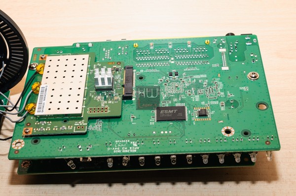 D-Link_DSL-3590L_-_Uno_sguardo_allinterno_-_9