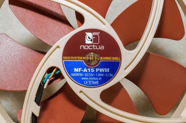 Noctua_NH-D15S_-_Ventola_in_dotazione_e_sistema_di_montaggio_-_5