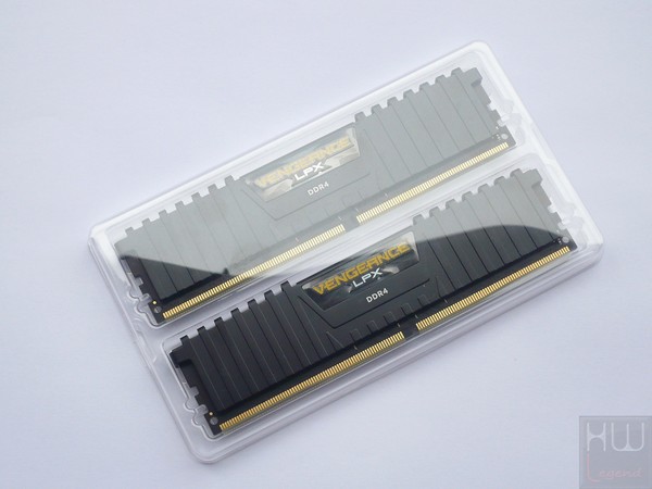 010-corsair-vengeance-lpx-ddr4-foto-confezione-interno