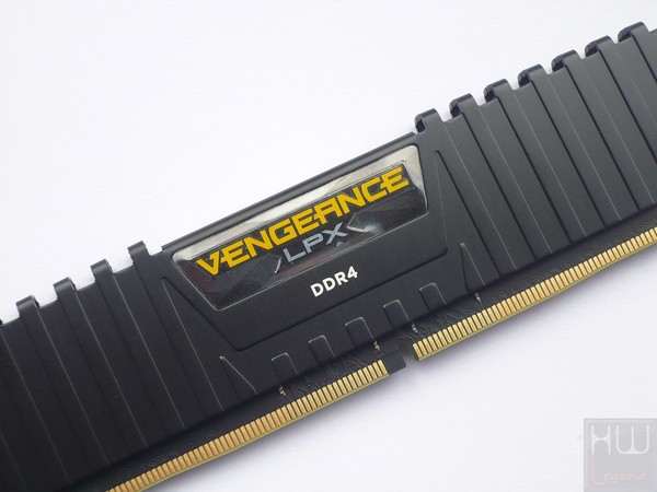 022-corsair-vengeance-lpx-ddr4-foto-moduli-varie