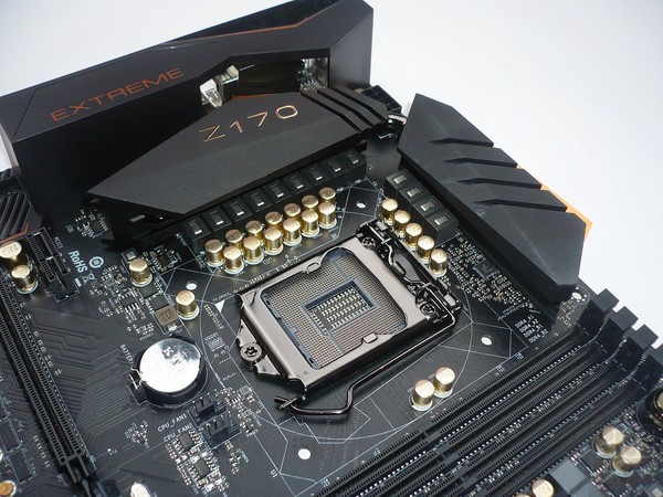 026-asrock-z170-foto-scheda-zona-socket-e-circuiteria
