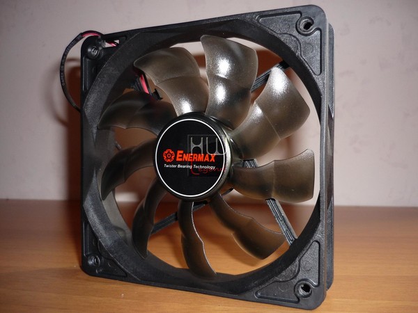 Enermax_MAXPRO_700_-_Ventola_in_dotazione_-_4