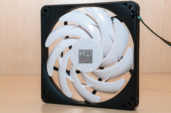 Silverstone_TD02-Slim_-_Ventola_in_dotazione_e_componenti_di_montaggio