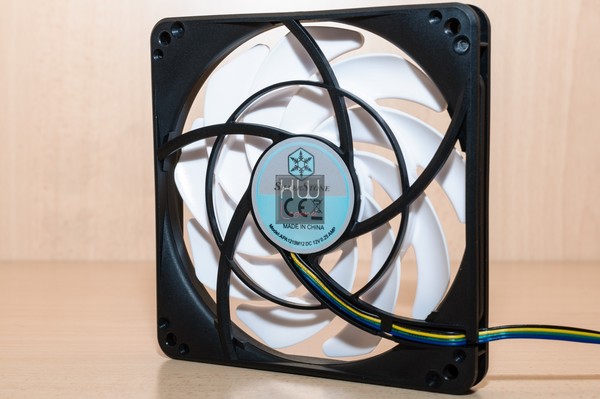 Silverstone_TD02-Slim_-_Ventola_in_dotazione_e_componenti_di_montaggio_-_2