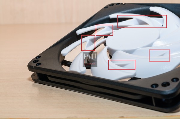 Silverstone_TD02-Slim_-_Ventola_in_dotazione_e_componenti_di_montaggio_-_3a
