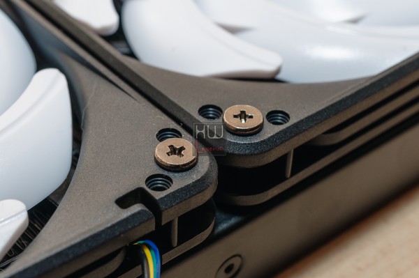 Silverstone_TD02-Slim_-_Ventola_in_dotazione_e_componenti_di_montaggio_-_5