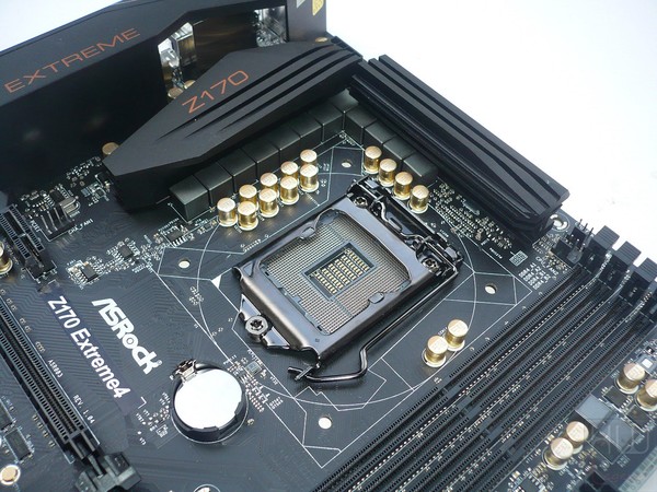 027-asrock-z170-foto-scheda-zona-socket-circuiteria