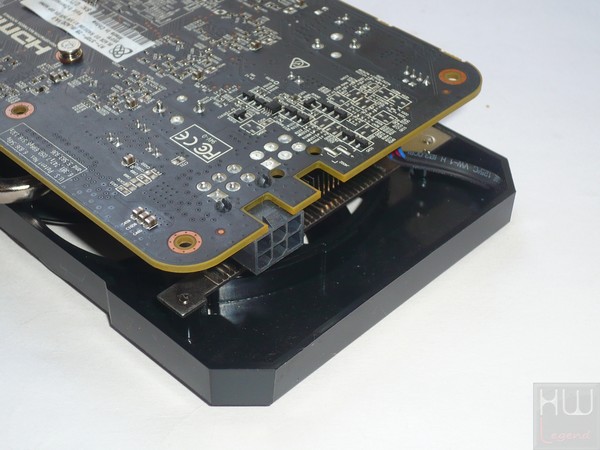 034-xfx-r7-370-be-foto-scheda-conn-alim-supplementare