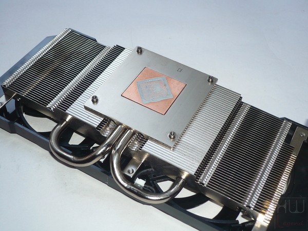 040-xfx-r7-370-be-foto-scheda-dissipatore-varie