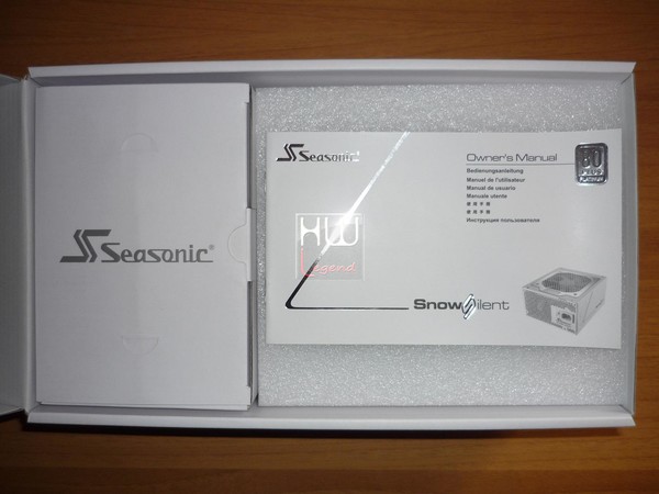 Seasonic_Snow_Silent_750W_-_Confezione_e_Bundle_-_7